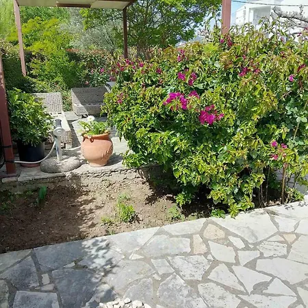 Spiti Loggos * Longos (Achaea)